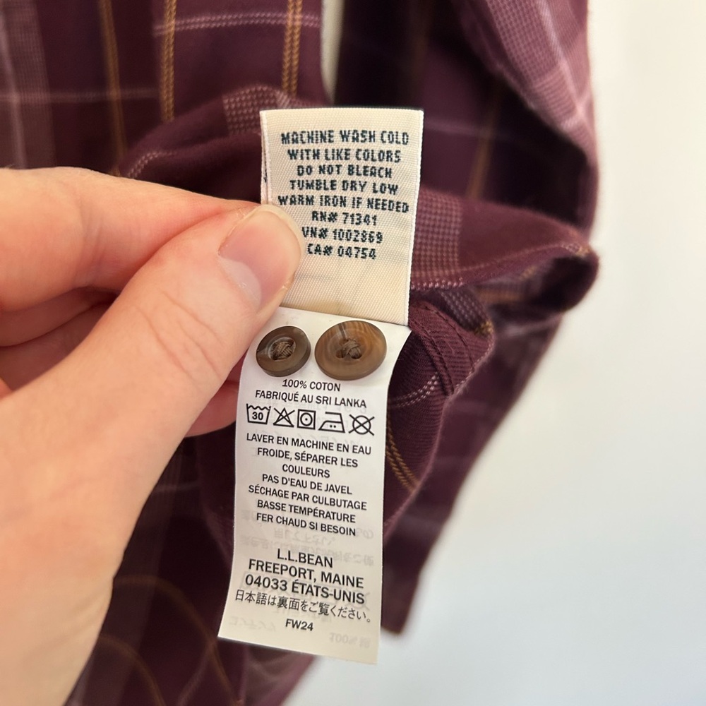 NWT L.L. Bean Whisperweight Flannel Button Shirt Size Medium Dark Plum - Picture 4 of 6